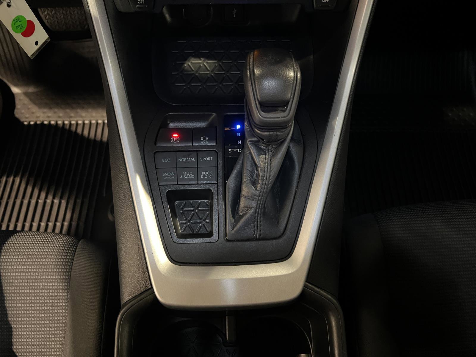 Used 2022 Toyota RAV4 LE AWD/4WD image 20