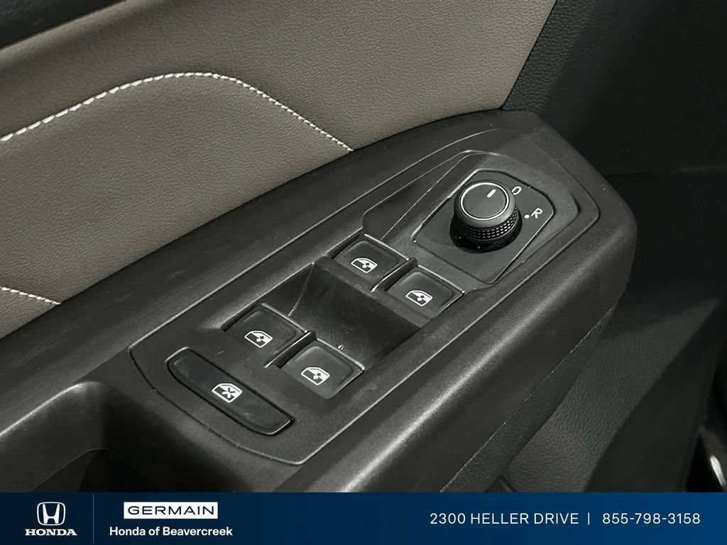 Used 2022 Volkswagen Atlas Cross Sport SEL R-Line AWD/4WD image 18