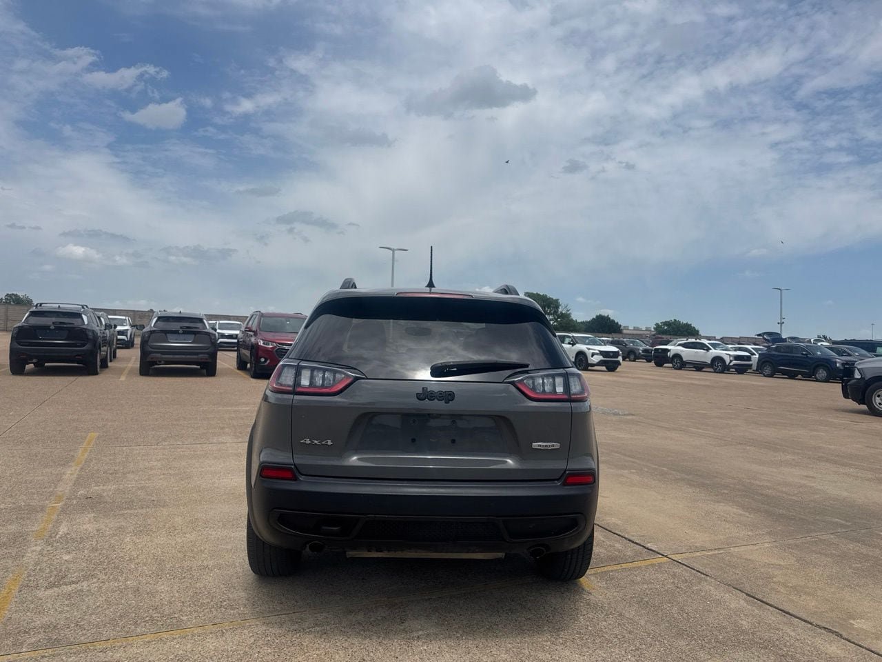 Used 2020 Jeep Cherokee Latitude w/ Quick Order Package 26F North AWD/4WD image 19