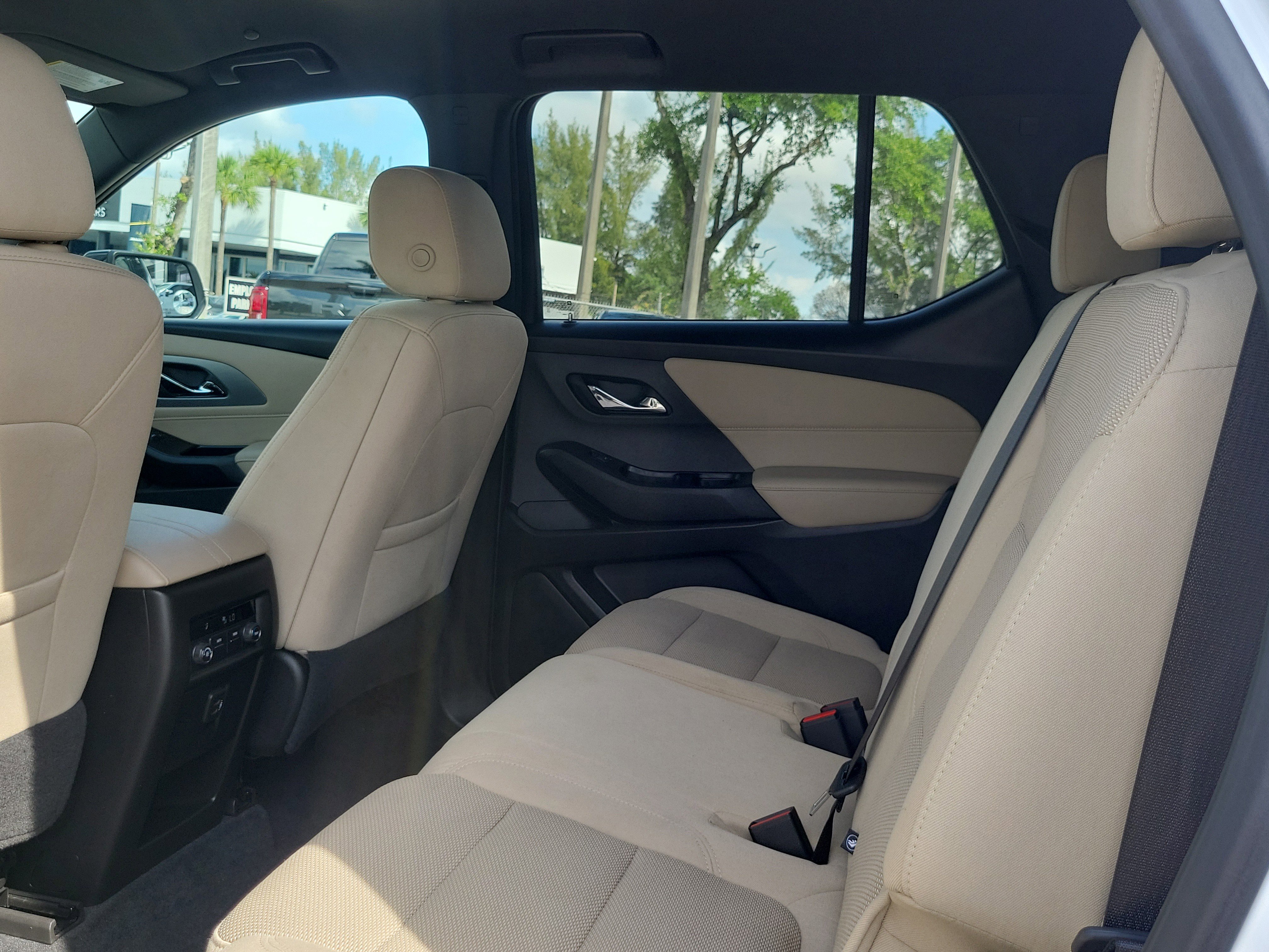 Used 2023 Chevrolet Traverse LS FWD image 12