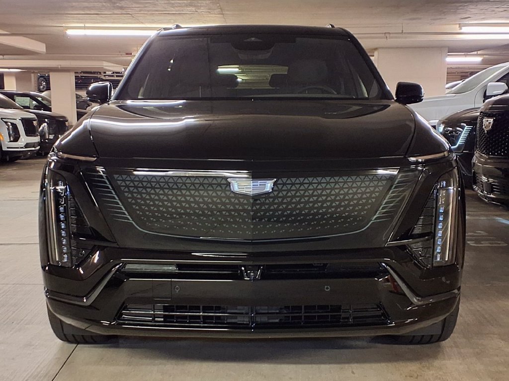 New 2027 Cadillac Vistiq Luxury AWD/4WD image 3