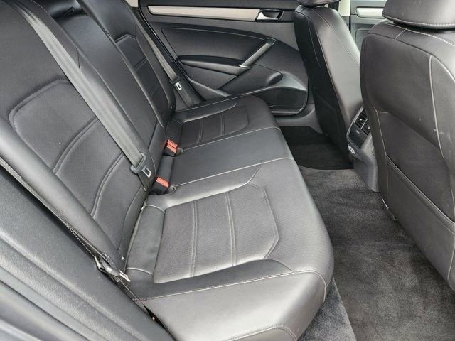 Used 2021 Volkswagen Passat 2.0T SE FWD image 30