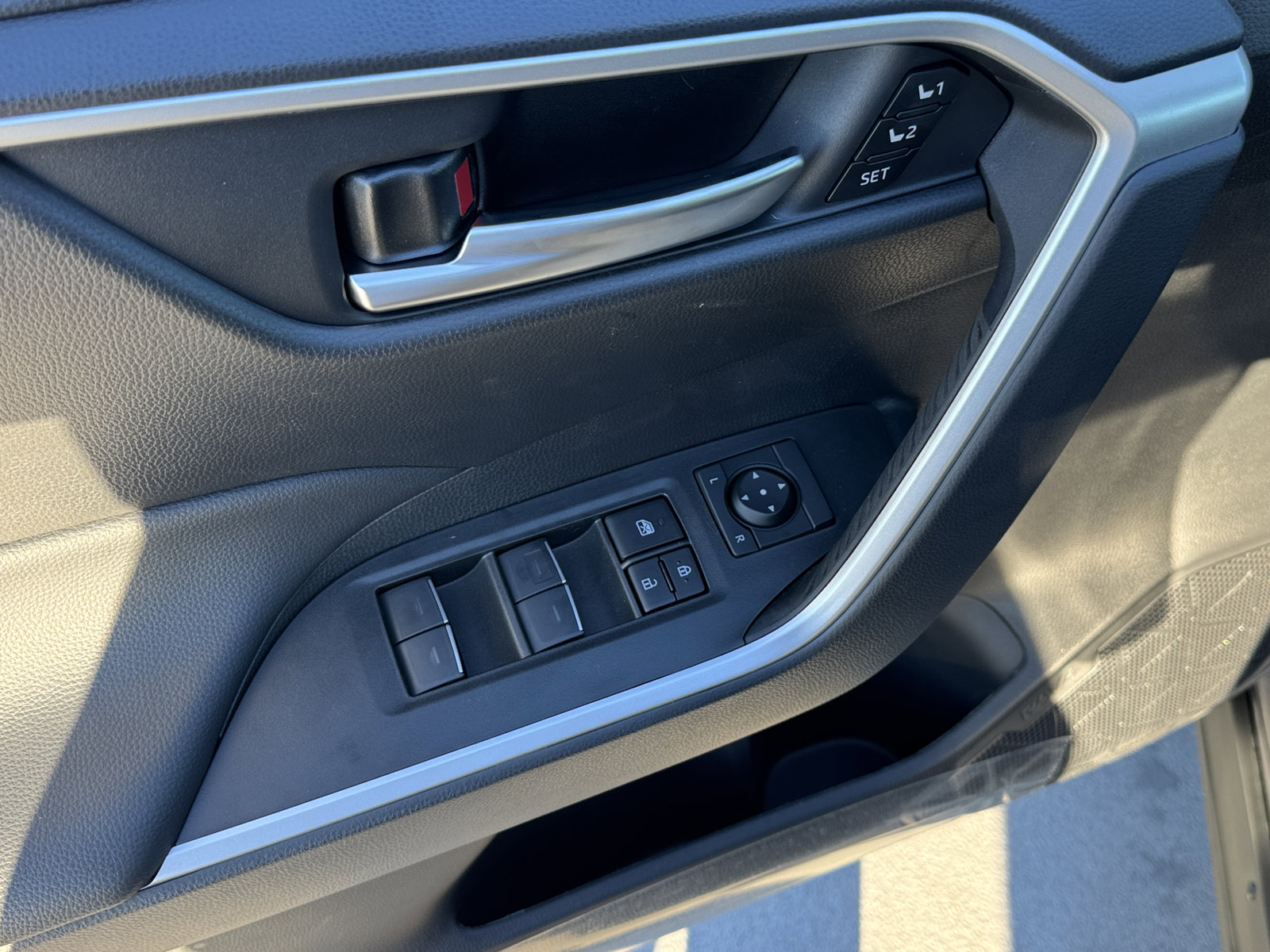 New 2025 Toyota RAV4 XLE Premium image 18