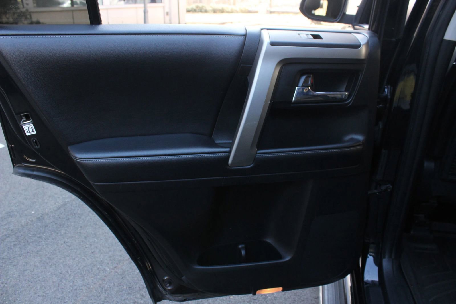 Used 2018 Toyota 4Runner Limited AWD/4WD image 19