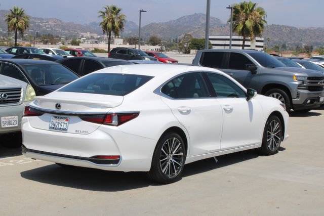 Certified 2024 Lexus ES 300h w/ Premium Package FWD image 21