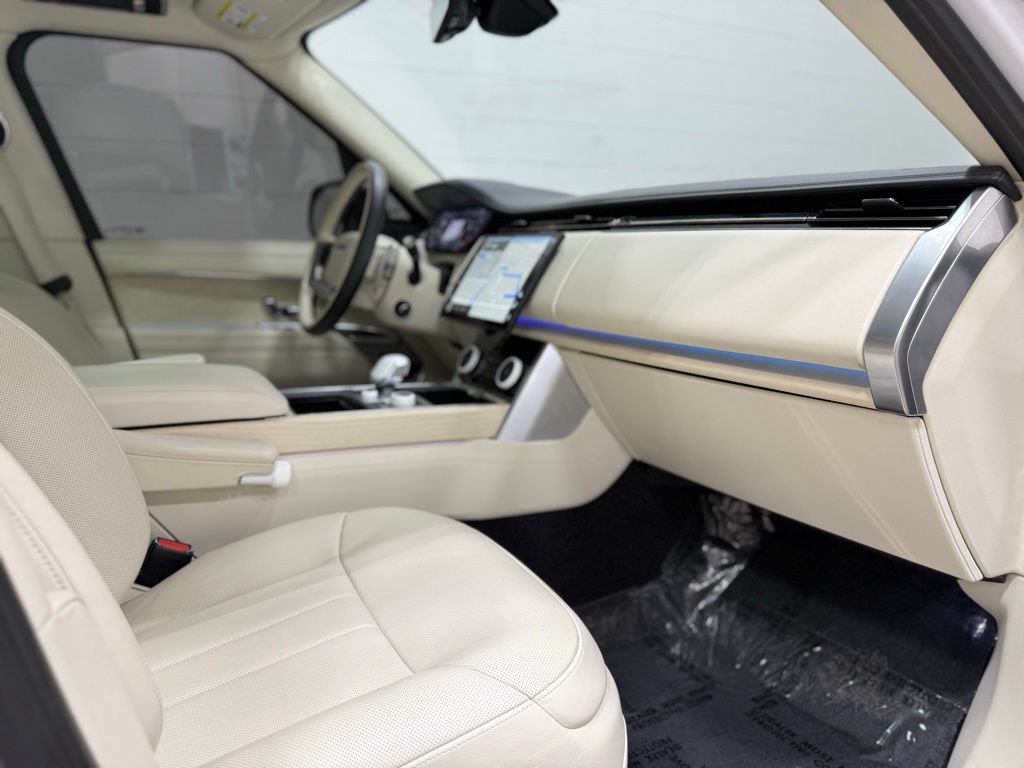 Used 2023 Land Rover Range Rover SV AWD/4WD image 57