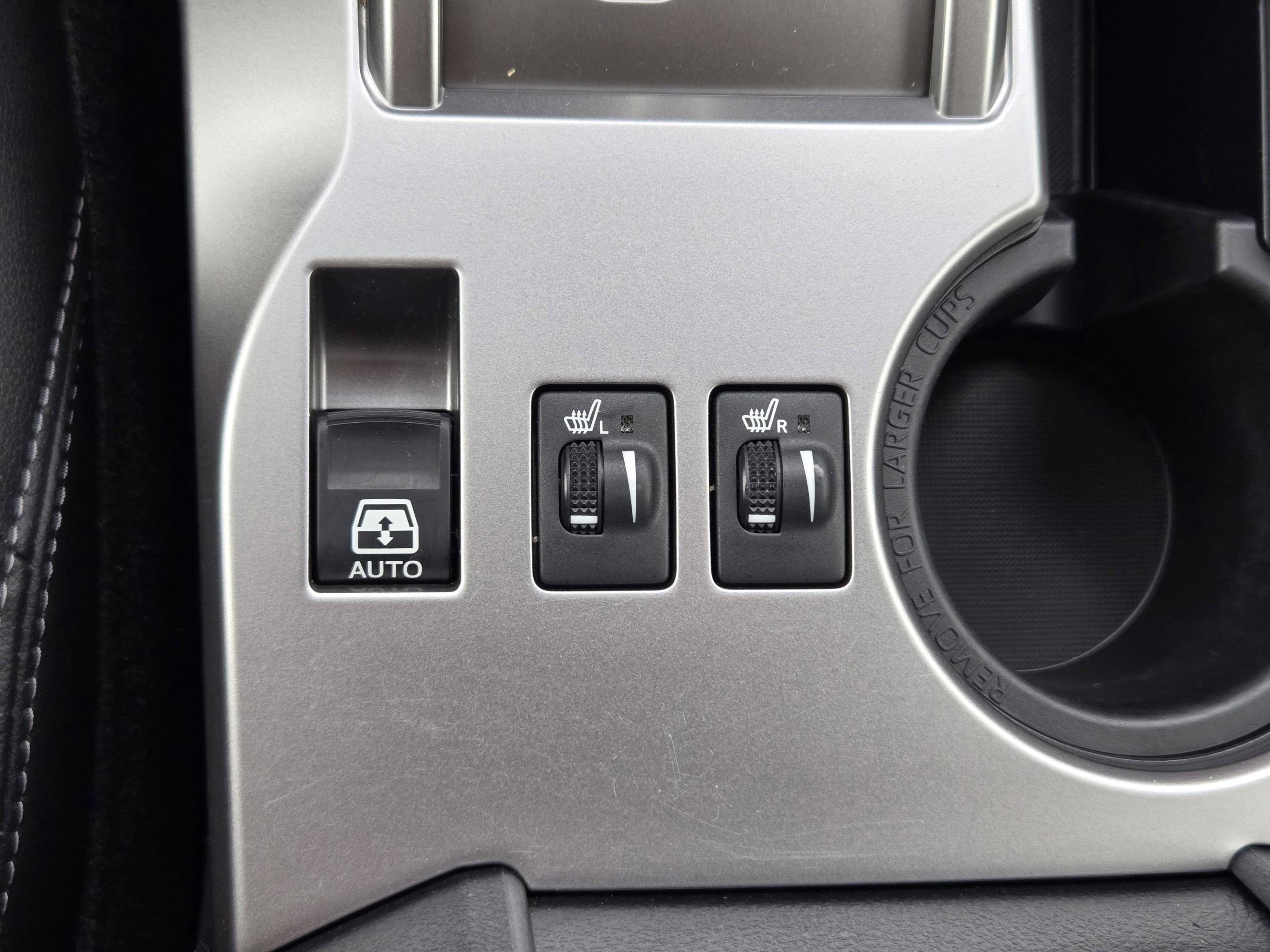 Used 2022 Toyota 4Runner SR5 Premium w/ Moonroof Package AWD/4WD image 18