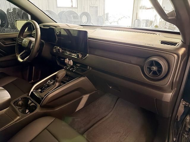 Used 2025 Chevrolet Colorado Trail Boss image 12