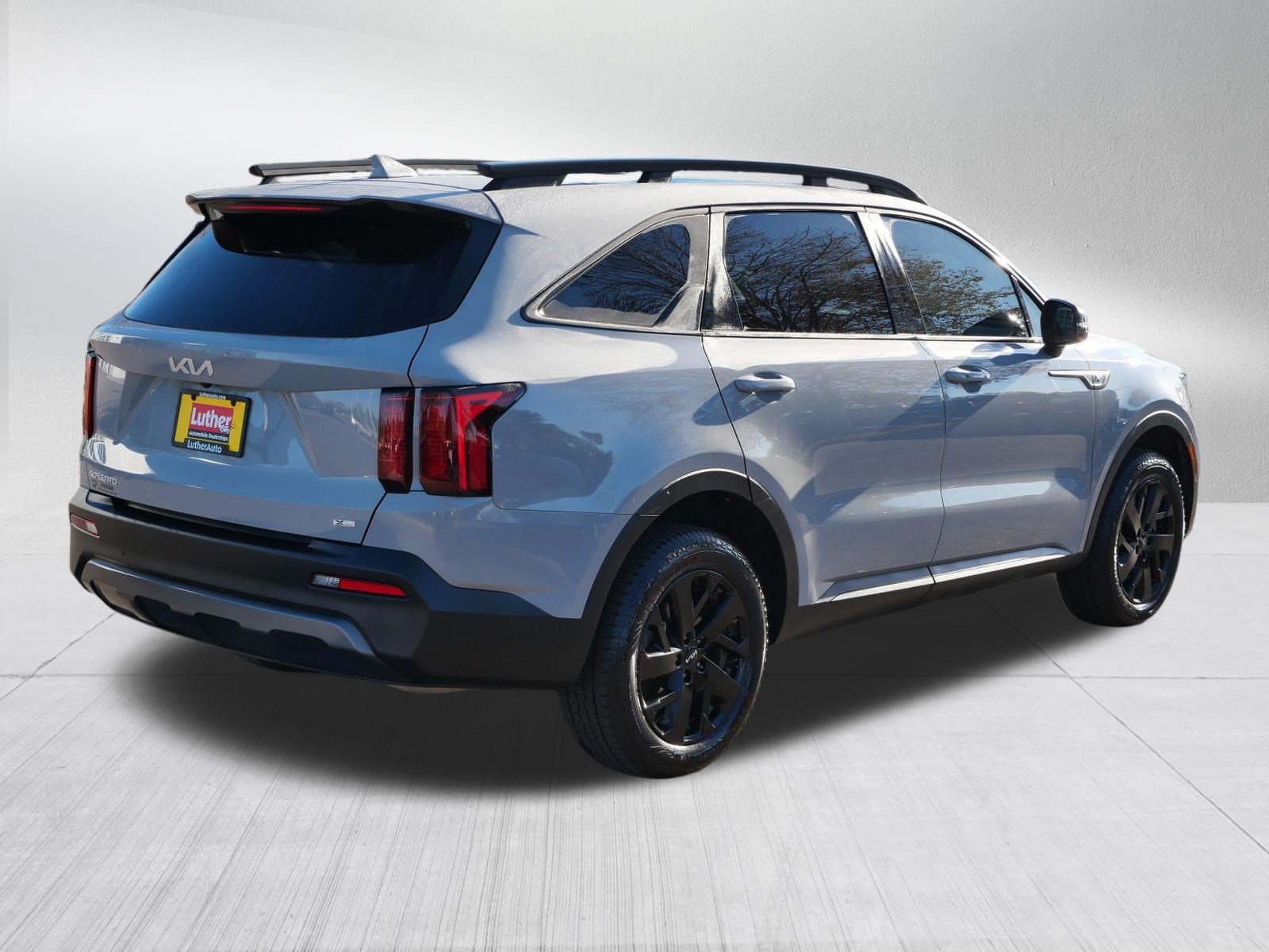 Used 2023 Kia Sorento S w/ Panoramic Sunroof Package AWD/4WD image 7