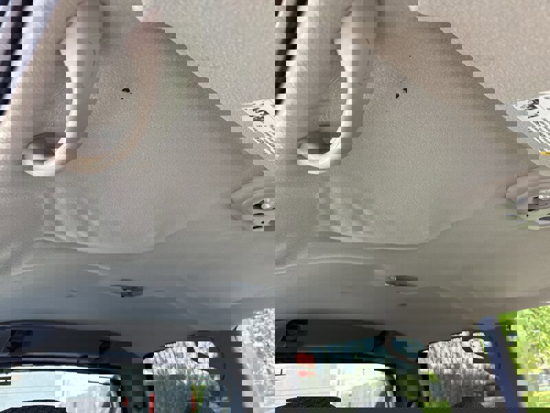 Used 2004 Chevrolet Avalanche 2WD image 25