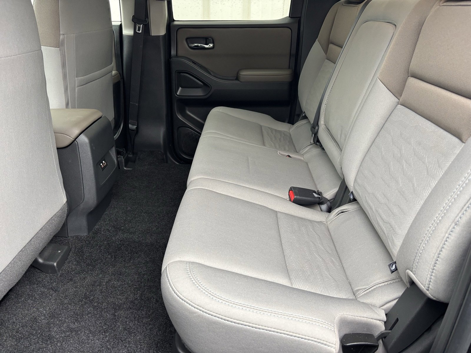 Used 2024 Nissan Frontier SV image 20