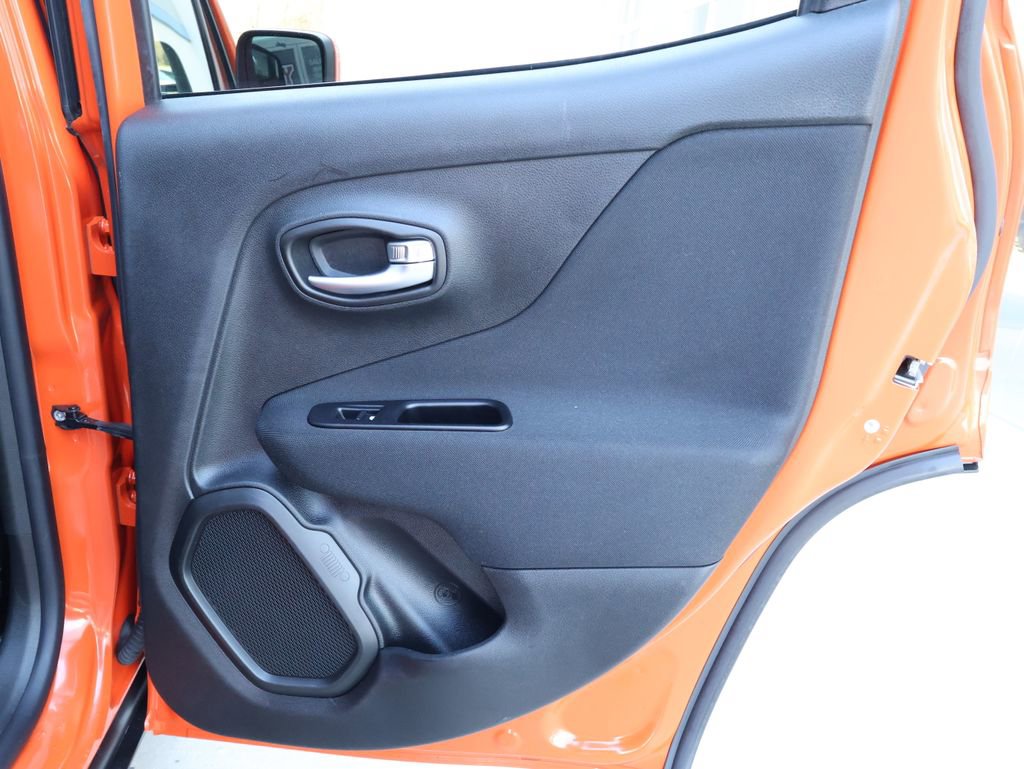 Used 2019 Jeep Renegade Latitude image 26