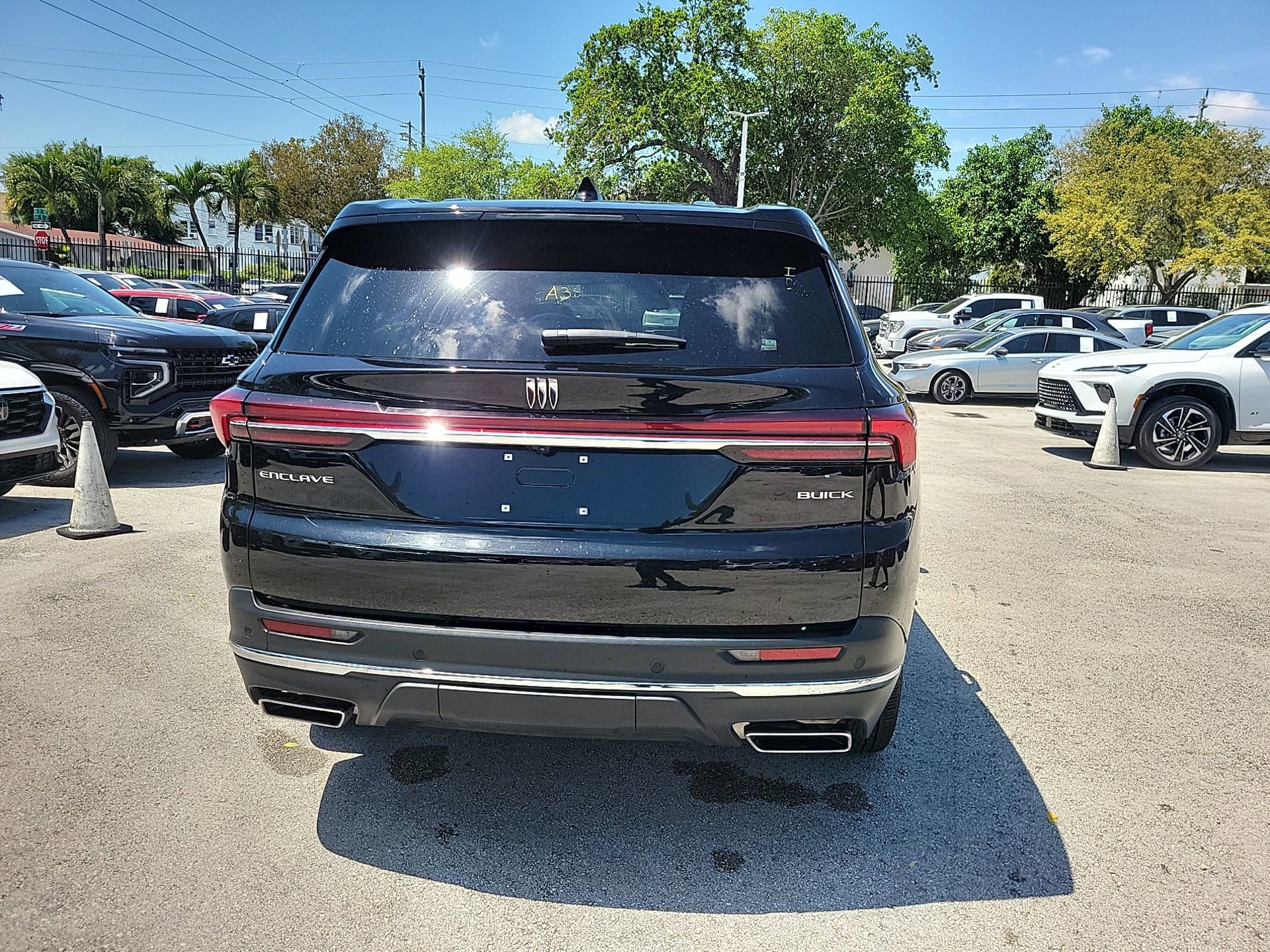 Used 2025 Buick Enclave Preferred FWD image 12