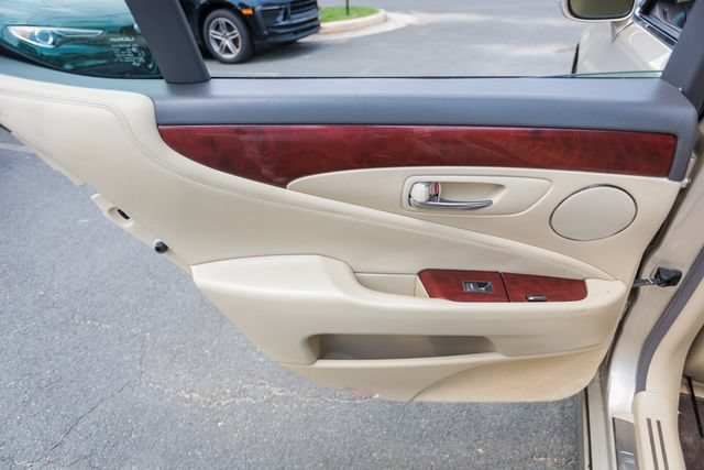 Used 2010 Lexus LS 460 RWD image 41