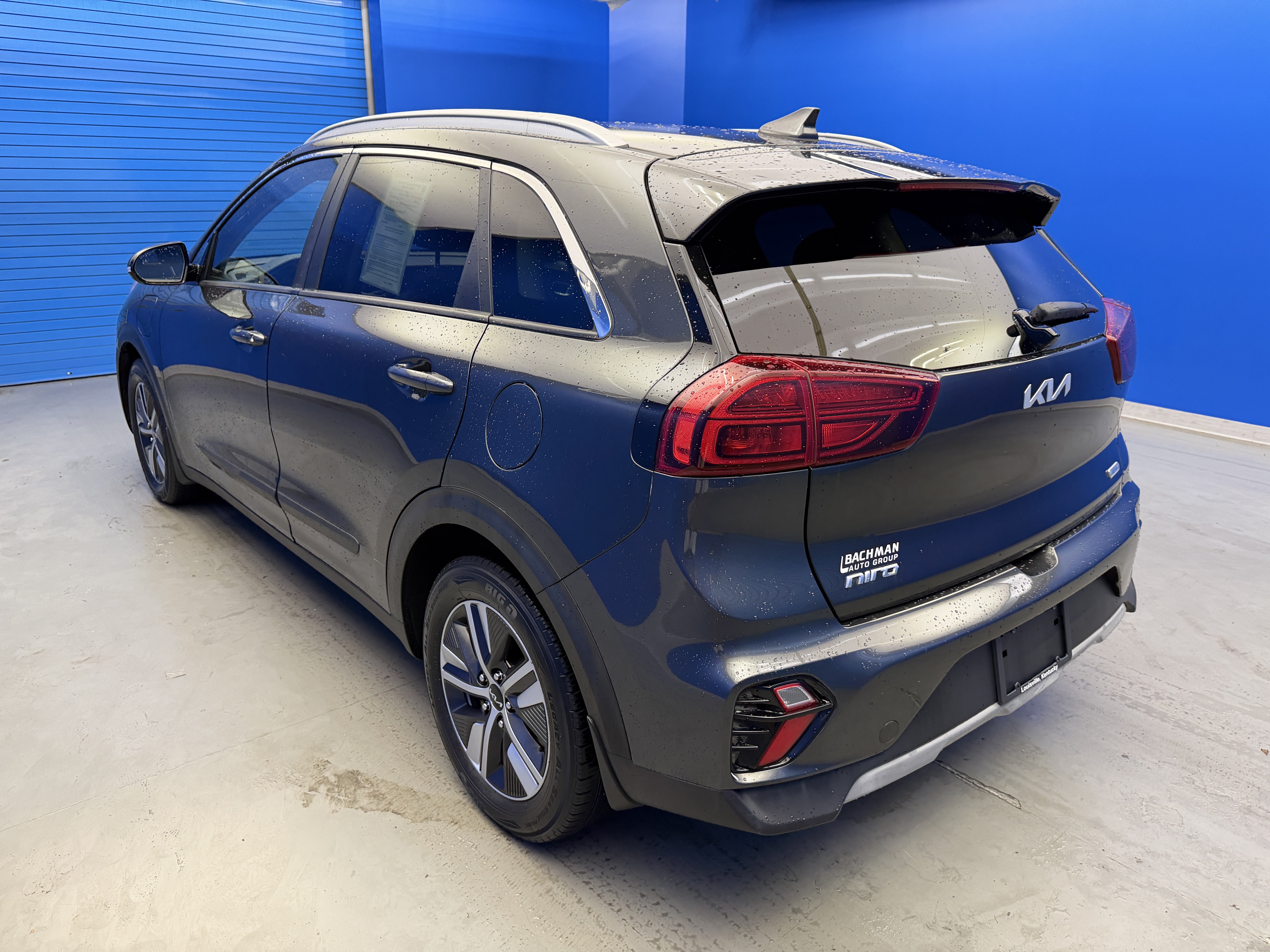 Used 2022 Kia Niro EX FWD image 6