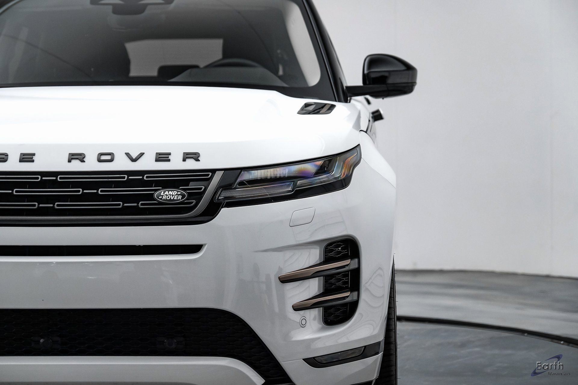 Used 2024 Land Rover Range Rover Evoque Dynamic SE image 28