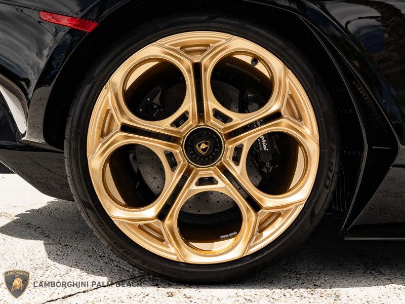 Used 2022 Lamborghini Aventador Countach image 42