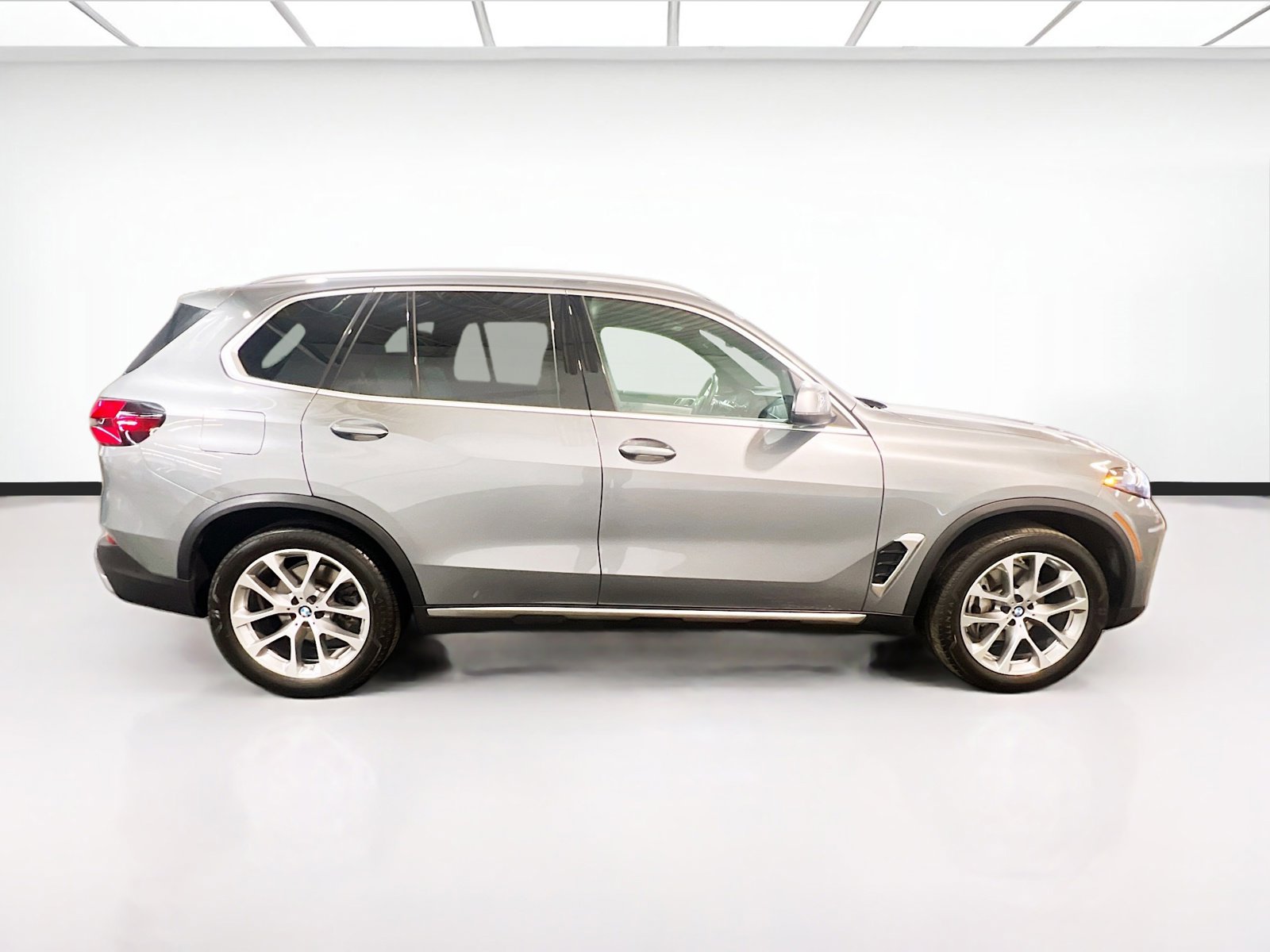 Used 2024 BMW X5 sDrive40i w/ Premium Package RWD image 26