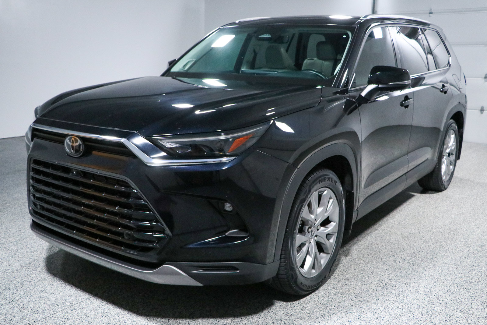 Used 2025 Toyota Grand Highlander AWD Hybrid image 34