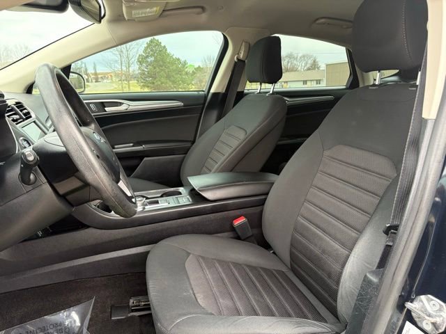 Used 2020 Ford Fusion SE image 11