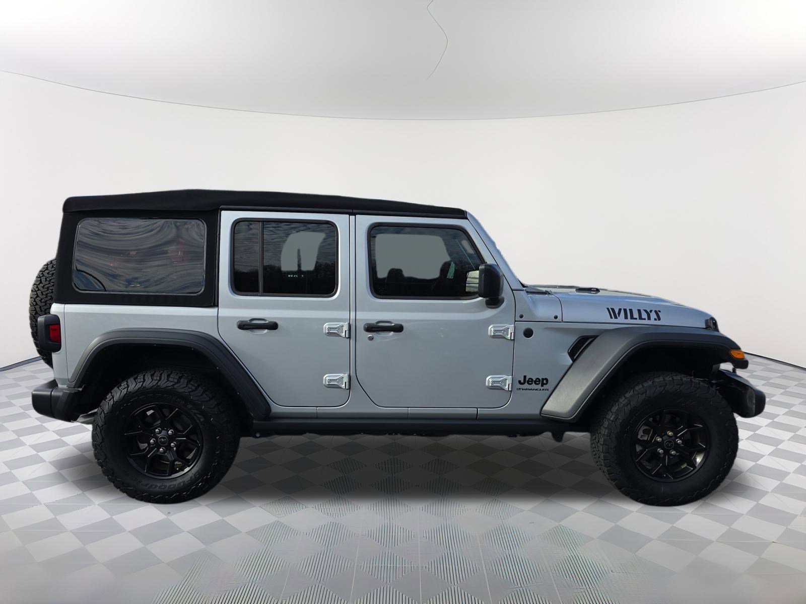 Used 2024 Jeep Wrangler Willys image 4