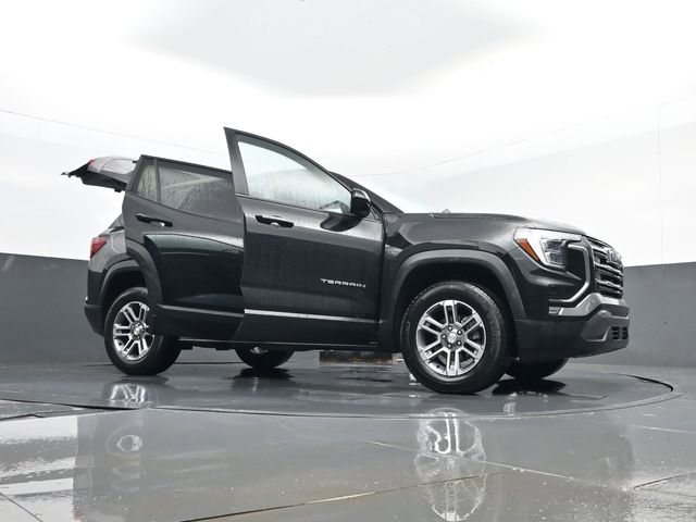 Used 2025 GMC Terrain Elevation AWD/4WD image 32