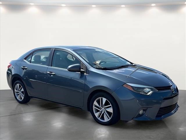 Used 2015 Toyota Corolla LE FWD image 2
