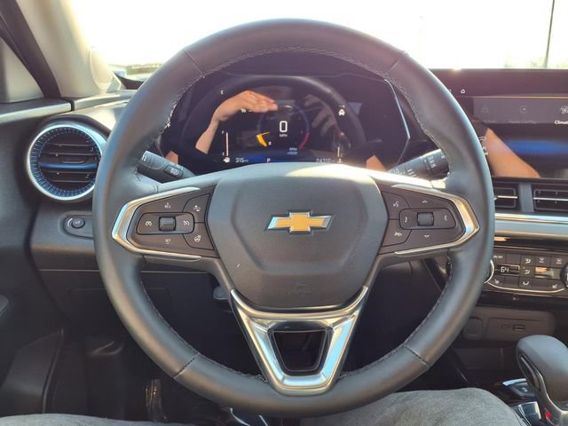 Used 2025 Chevrolet Trax LT w/ LT Convenience Package FWD image 71