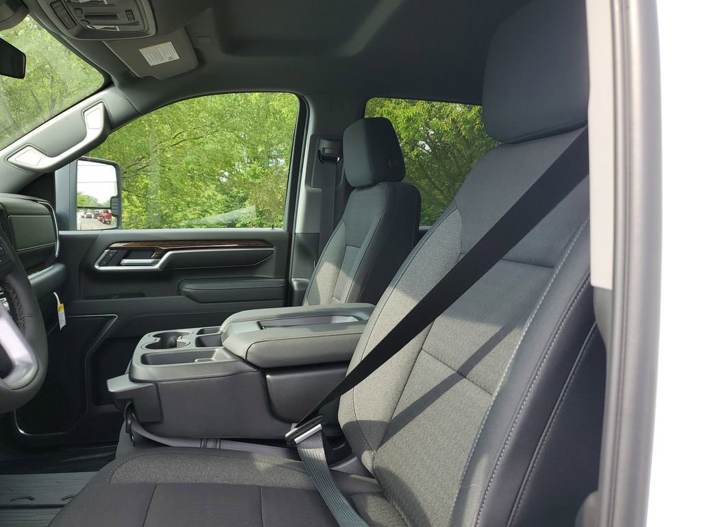 New 2026 GMC Sierra 2500 SLE w/ SLE Value Package; AWD/4WD image 16