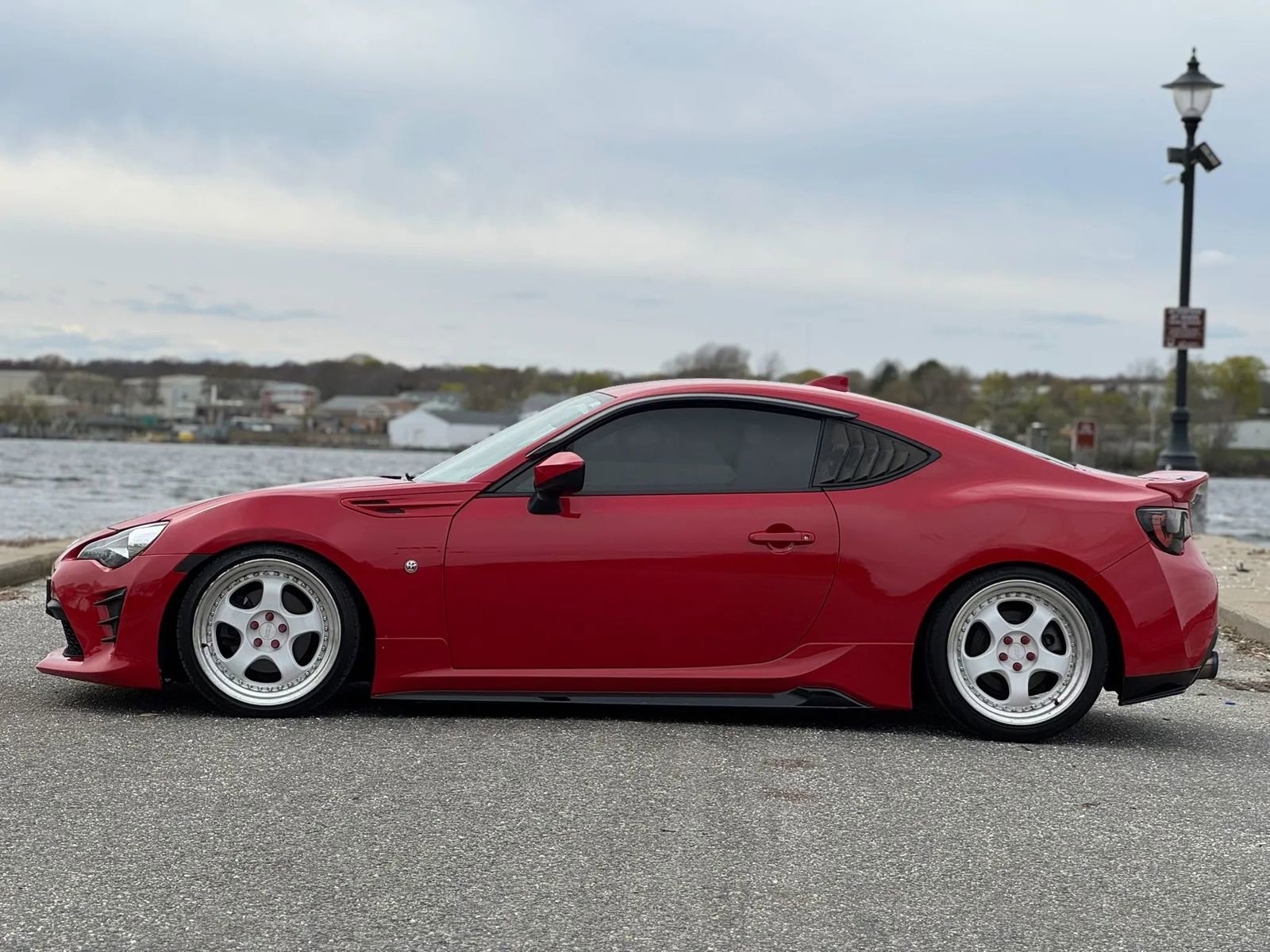 Used 2018 Toyota 86 RWD image 4