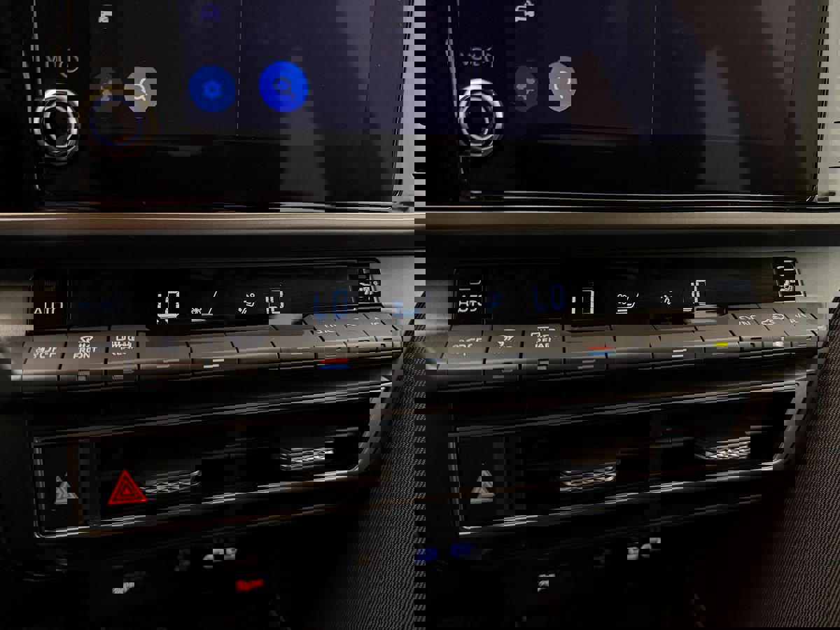 Used 2025 Toyota Camry LE image 20