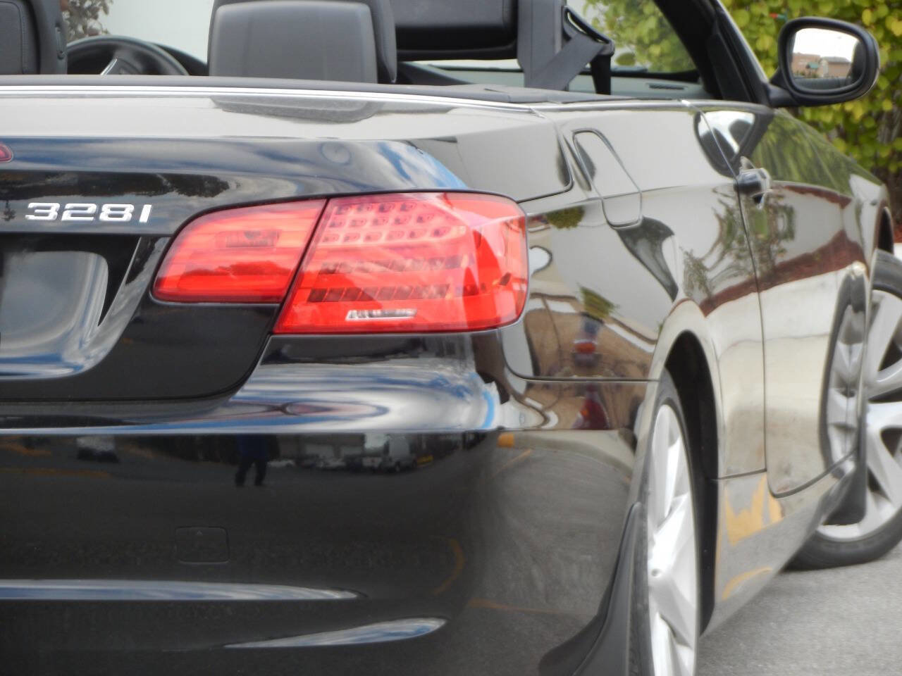 Used 2012 BMW 328i Convertible image 18