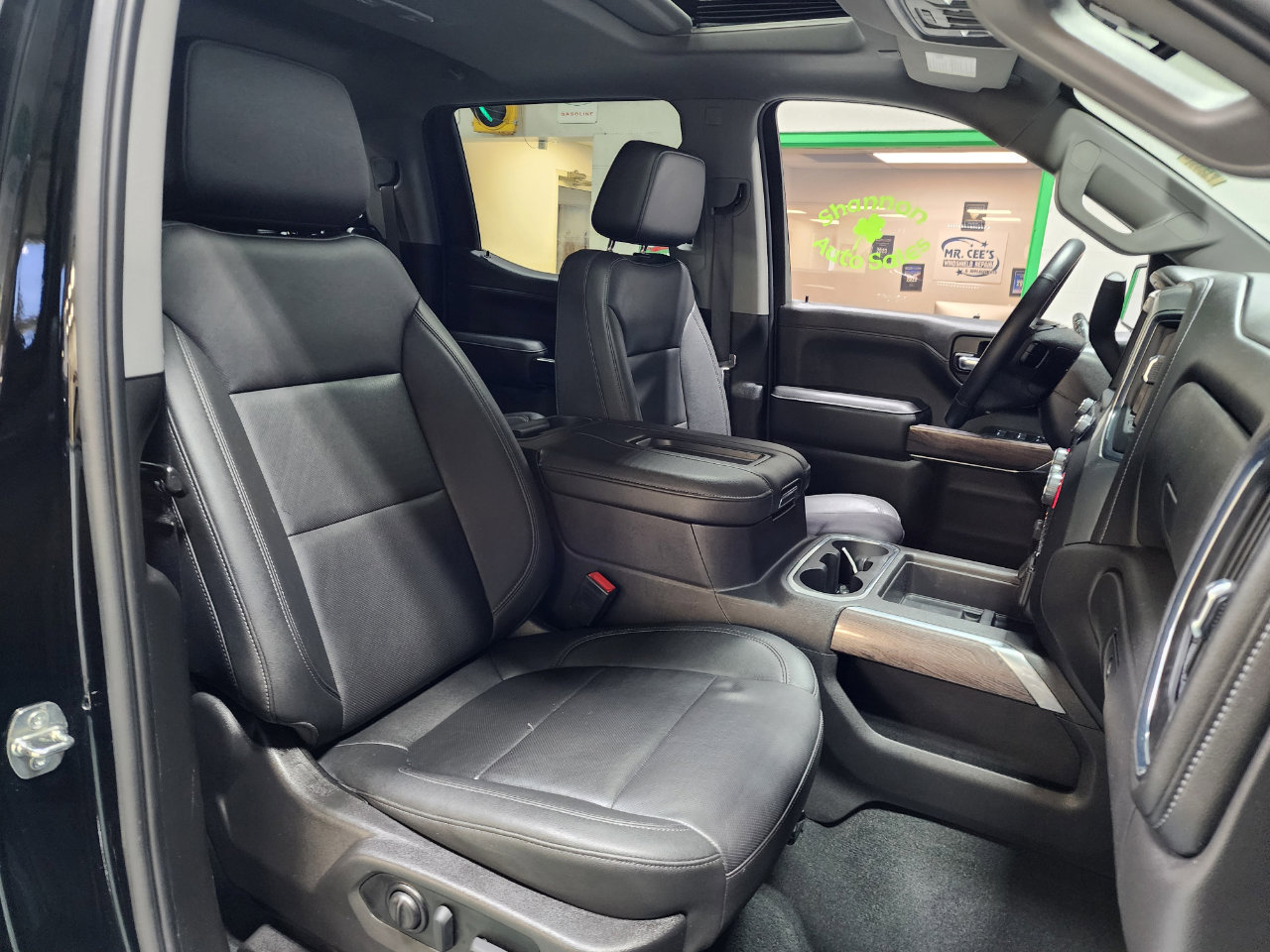 Used 2022 Chevrolet Silverado 1500 LTZ image 24