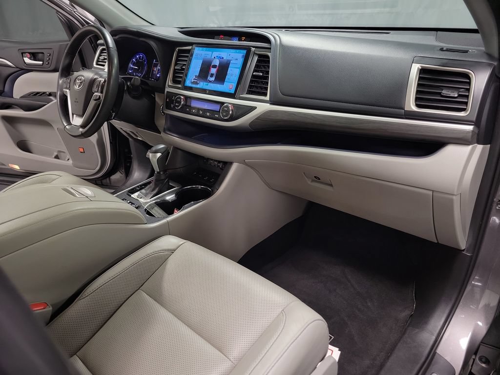Used 2019 Toyota Highlander Limited Platinum AWD/4WD image 35