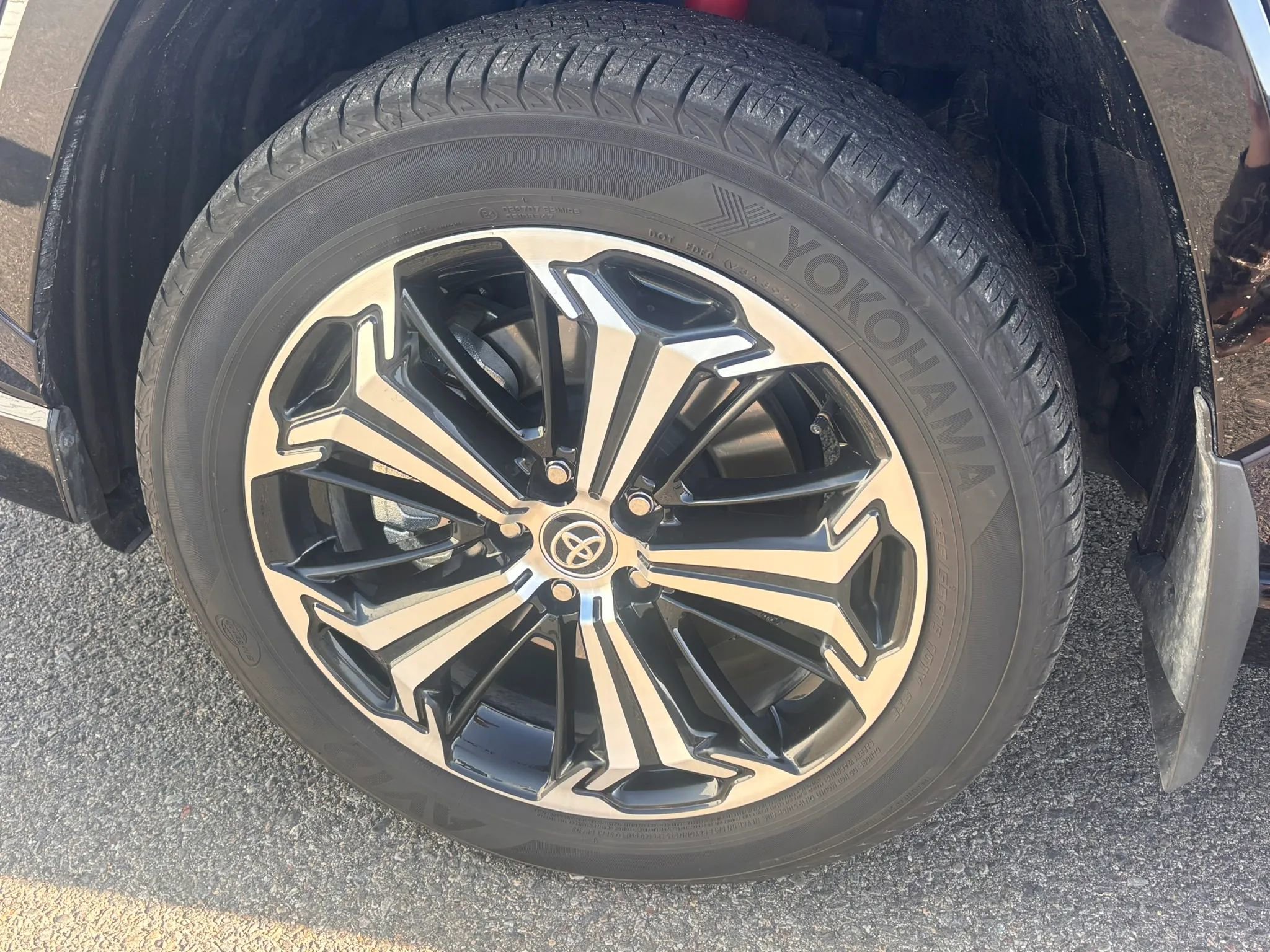 Used 2024 Toyota RAV4 XSE w/ Weather Package image 6