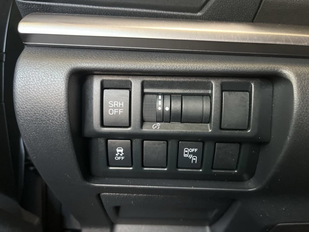 Used 2019 Subaru Crosstrek 2.0i Limited w/ Moonroof Package w/Navigation AWD/4WD image 13