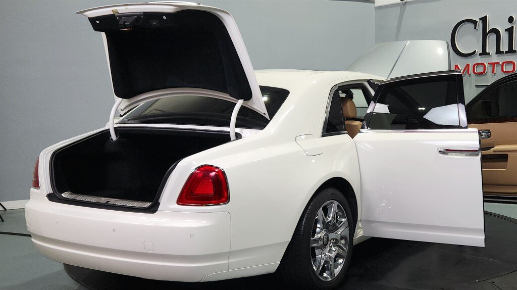 Used 2010 Rolls-Royce Ghost RWD image 21