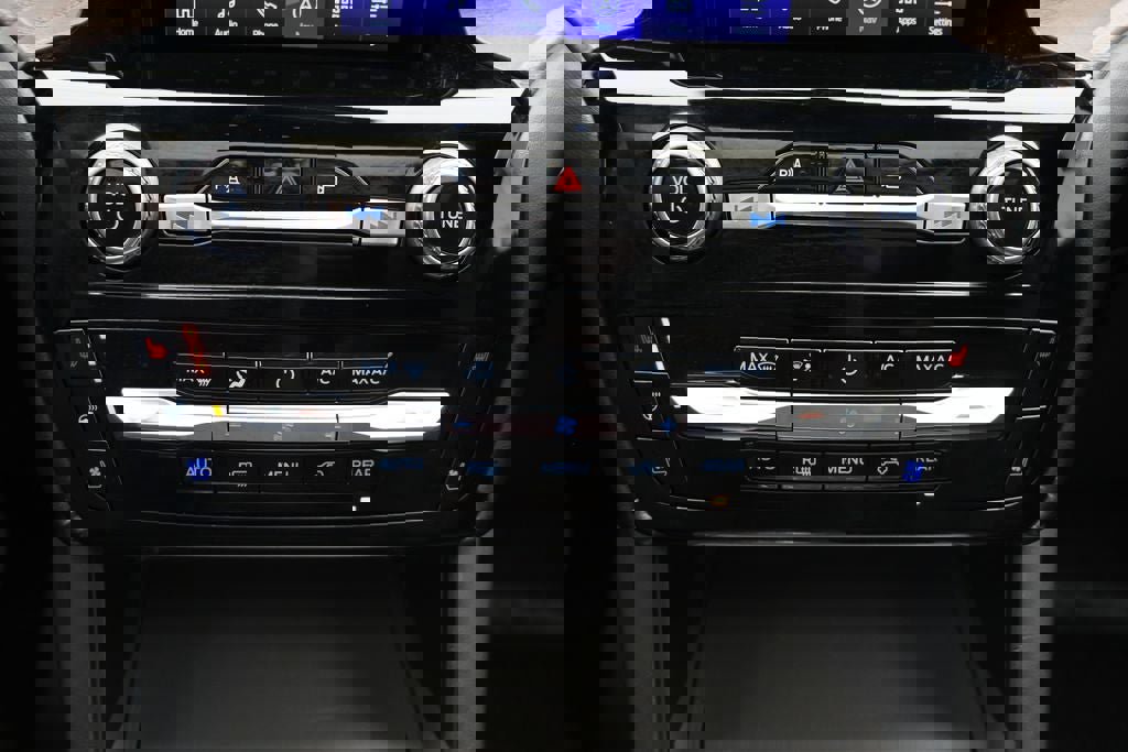 Used 2022 Ford Explorer Platinum w/ Equipment Group 601A image 27