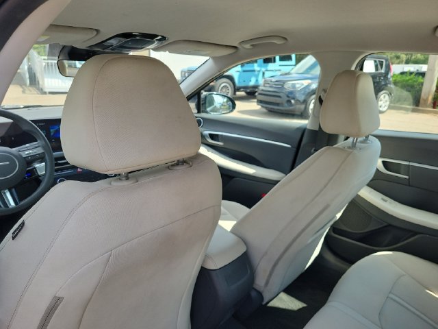 Used 2025 Hyundai Sonata SEL FWD image 11