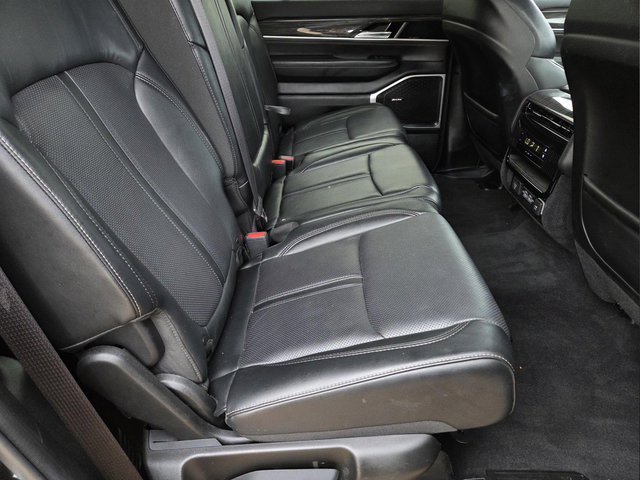 Certified 2022 Jeep Wagoneer Series II AWD/4WD image 33