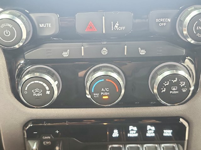 Used 2025 RAM 1500 Big Horn AWD/4WD image 32