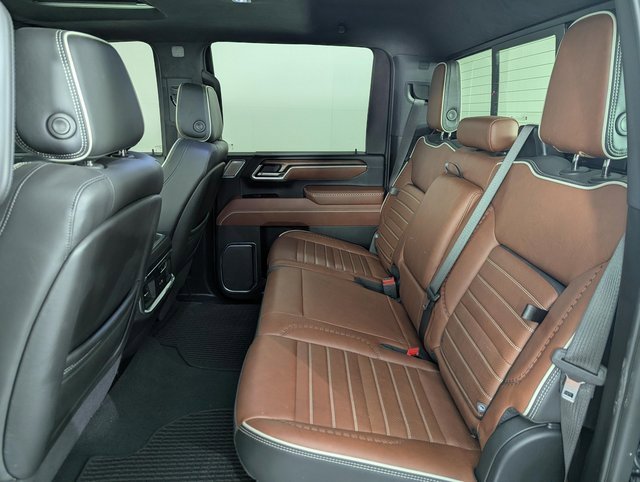 Used 2025 GMC Sierra 2500 Denali Ultimate image 17