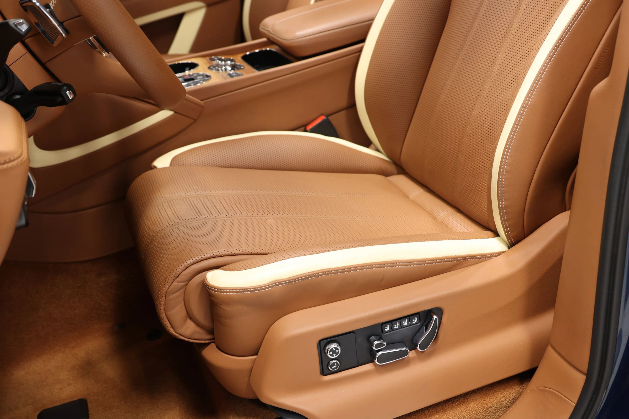 Used 2023 Bentley Bentayga Speed image 26