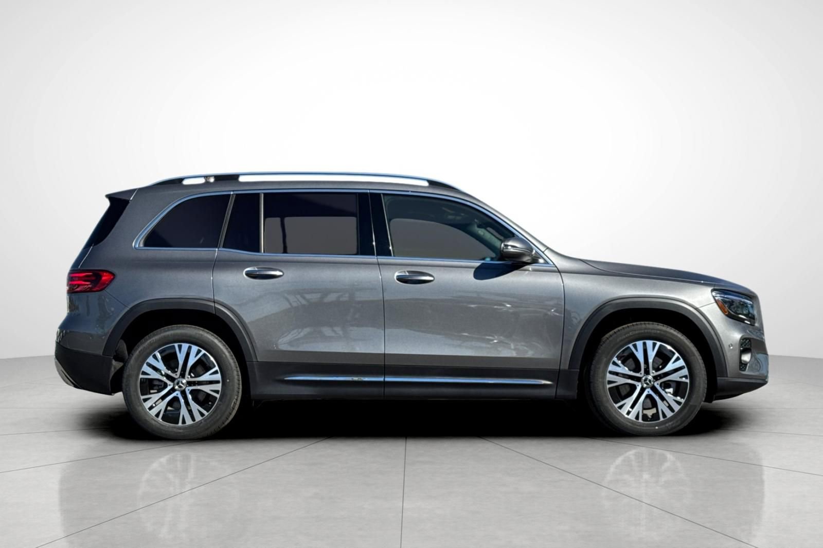 New 2026 Mercedes-Benz GLB 250 image 33