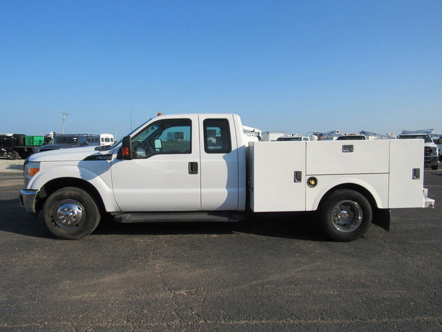 Used 2015 Ford F350 XL w/ Power Equipment Group RWD image 2
