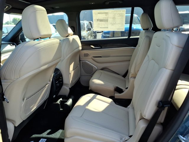 New 2026 Jeep Grand Cherokee L Limited w/ Luxury Tech Group II AWD/4WD image 16