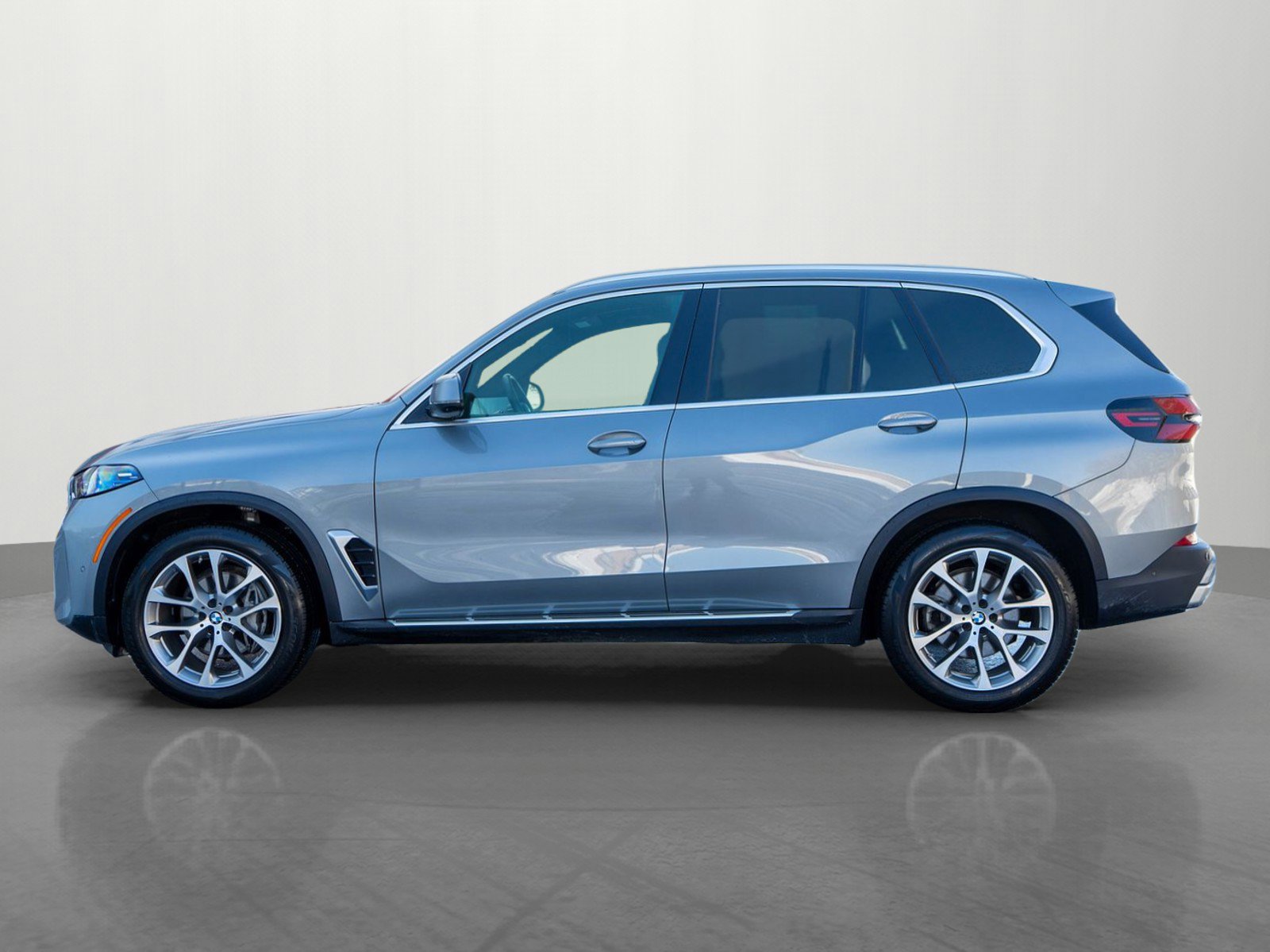 Used 2026 BMW X5 xDrive40i AWD/4WD image 4