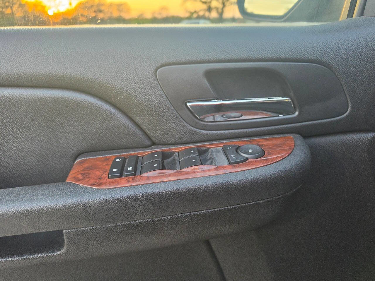 Used 2008 Chevrolet Tahoe LT w/ Convenience Package 1 image 15