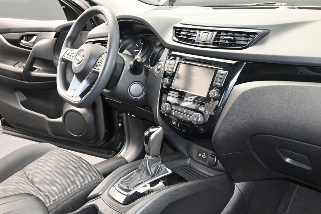 Used 2020 Nissan Rogue Sport SV FWD image 24