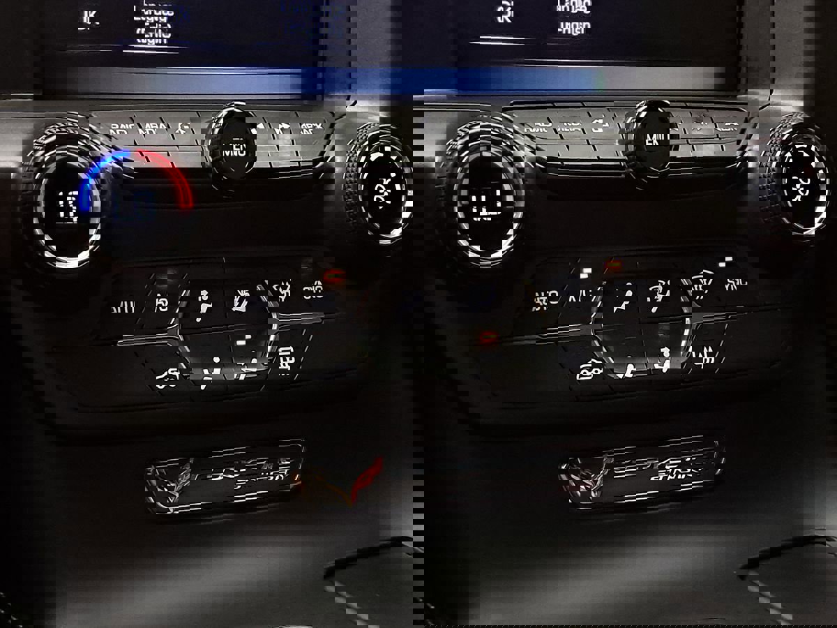 Used 2018 Chevrolet Corvette Stingray Convertible w/ 1LT image 19